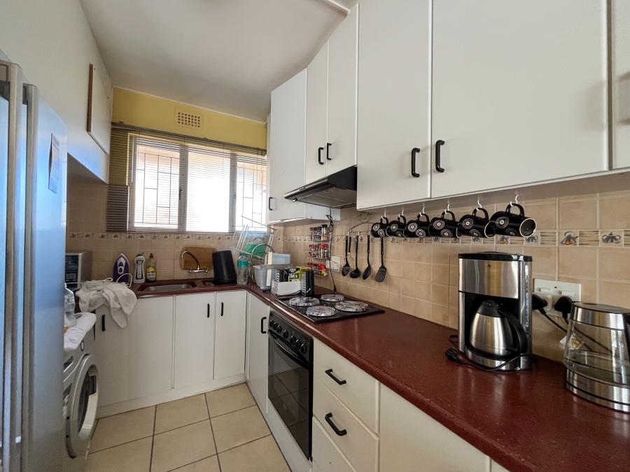 To Let 1 Bedroom Property for Rent in Sea Point Western Cape